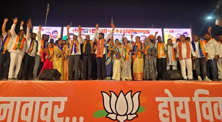 कोपरगावच्या विकासाची लक्ष्मी कमळावरच – महसूल मंञी बावनकुळे कोपरगावच्या विकासाची लक्ष्मी कमळावरच – महसूल मंञी बावनकुळे