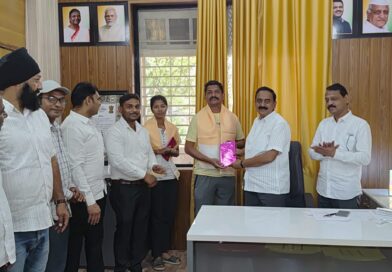 संजय दिघे, कु.मेघा वाघमारे यांची महाराष्ट्र पोलीस दलात निवड, नगरपालिकेकडून सन्मान संजय दिघे, कु.मेघा वाघमारे यांची महाराष्ट्र पोलीस दलात निवड, नगरपालिकेकडून सन्मान